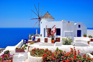 Letenky na rozprávkové Santorini už za 76 eur