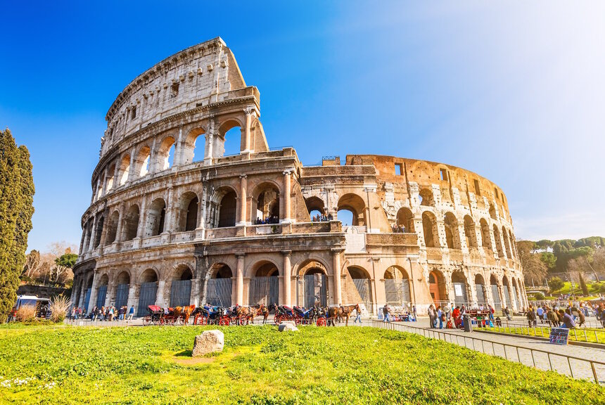 Spoznajte bájne Koloseum. Lacné letenky do Ríma z Bratislavy so spoločnosťou Ryanair.
